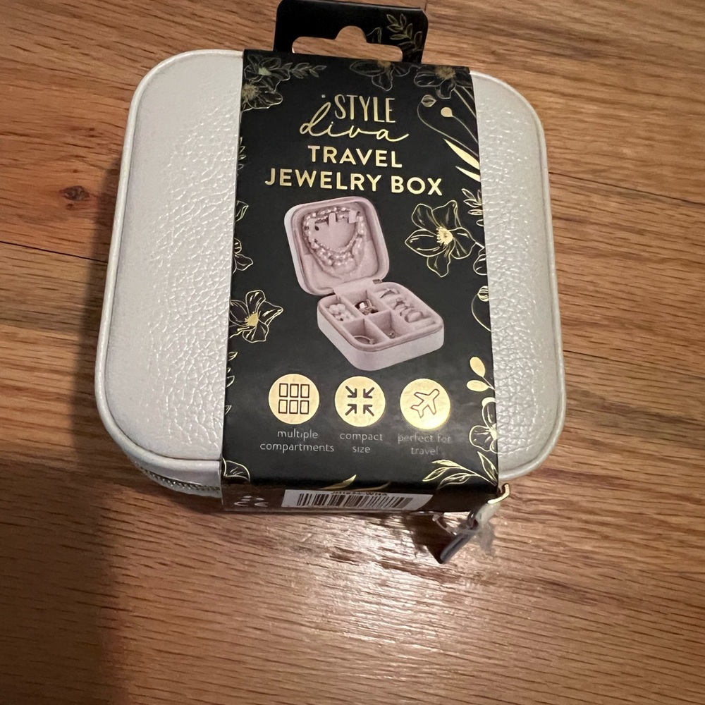 White Travel Jewelry Box